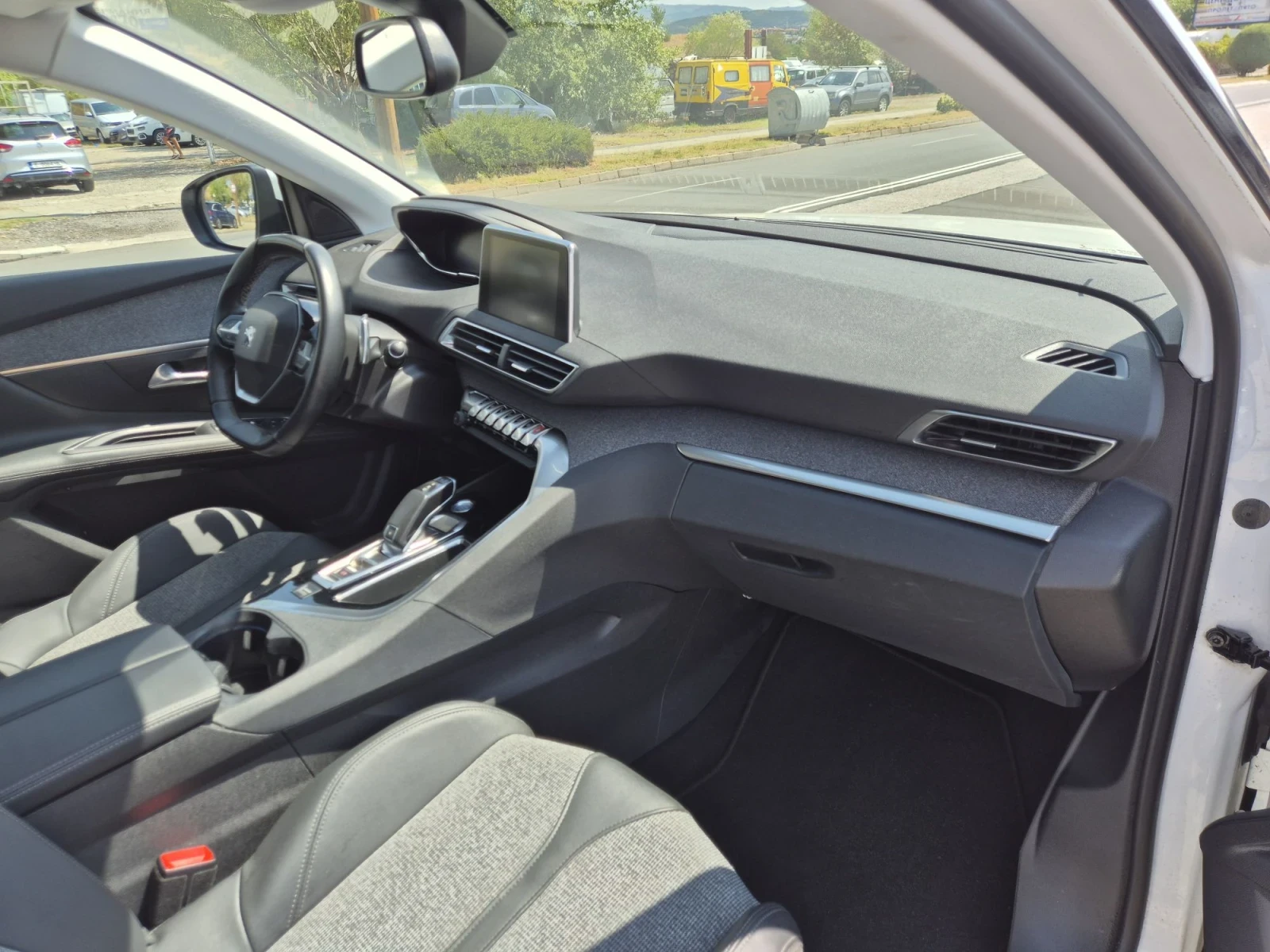 Peugeot 3008 1.5Hdi Allure , снимка 12 - Автомобили и джипове - 55801119