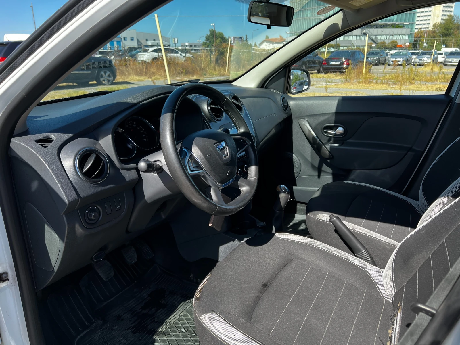 Dacia Sandero Stepway, снимка 11 - Автомобили и джипове - 56583095
