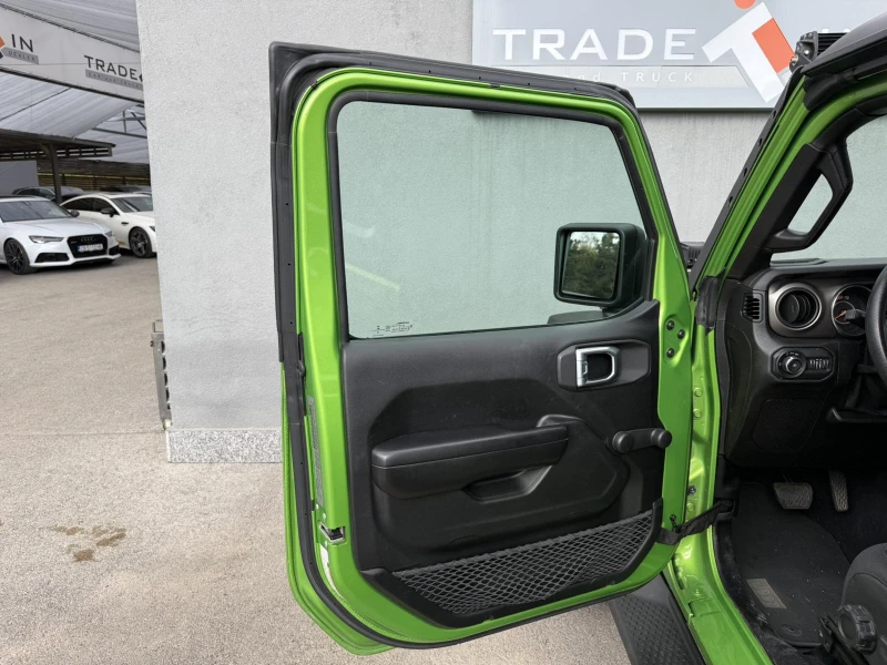 Jeep Wrangler SPORT 2.0l, снимка 8 - Автомобили и джипове - 51190435