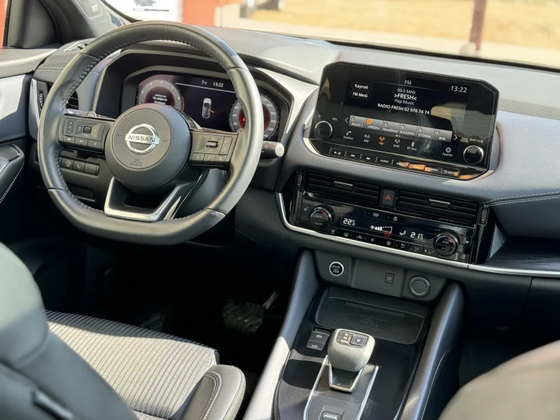 Nissan Qashqai 1.3 DiG-T Tekna, снимка 10 - Автомобили и джипове - 51712749
