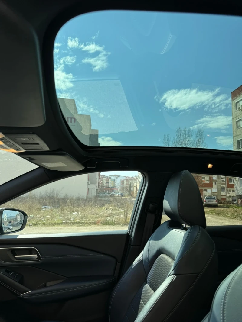 Nissan Qashqai 1.3 DiG-T Tekna, снимка 13 - Автомобили и джипове - 51712749