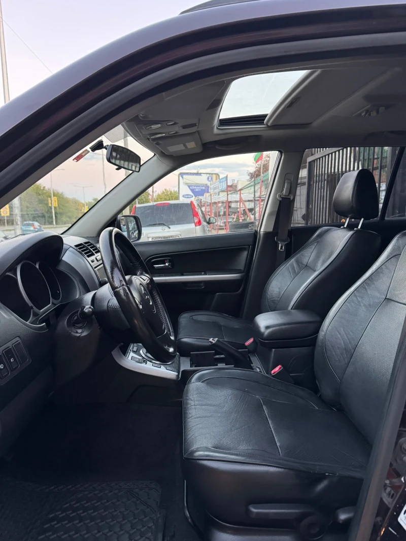 Suzuki Grand vitara 3.2 I V6 FaceLift Edition FULL Швейцария ТОП, снимка 11 - Автомобили и джипове - 52171761