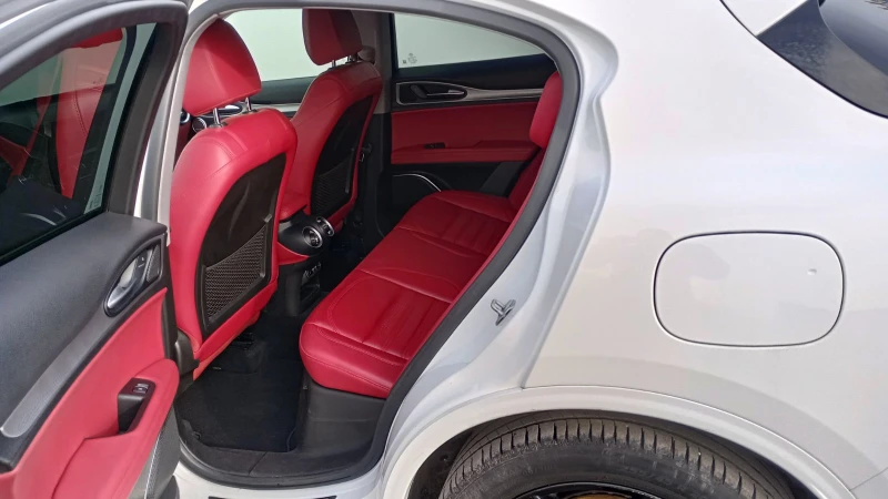 Alfa Romeo Stelvio 2.0 280 кс AWD Automatic B&O, снимка 6 - Автомобили и джипове - 53172472