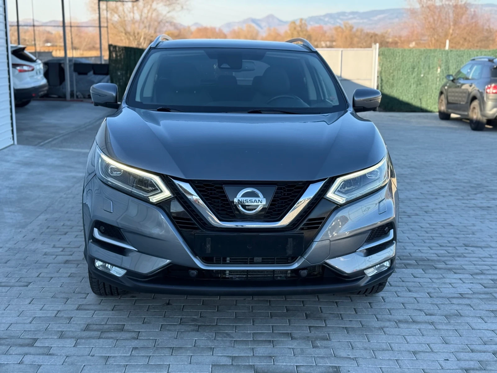 Nissan Qashqai 1.2turbo 115hp/NAVI/PANORAMA/BOSSE/AUTOMATIC/ - изображение 2