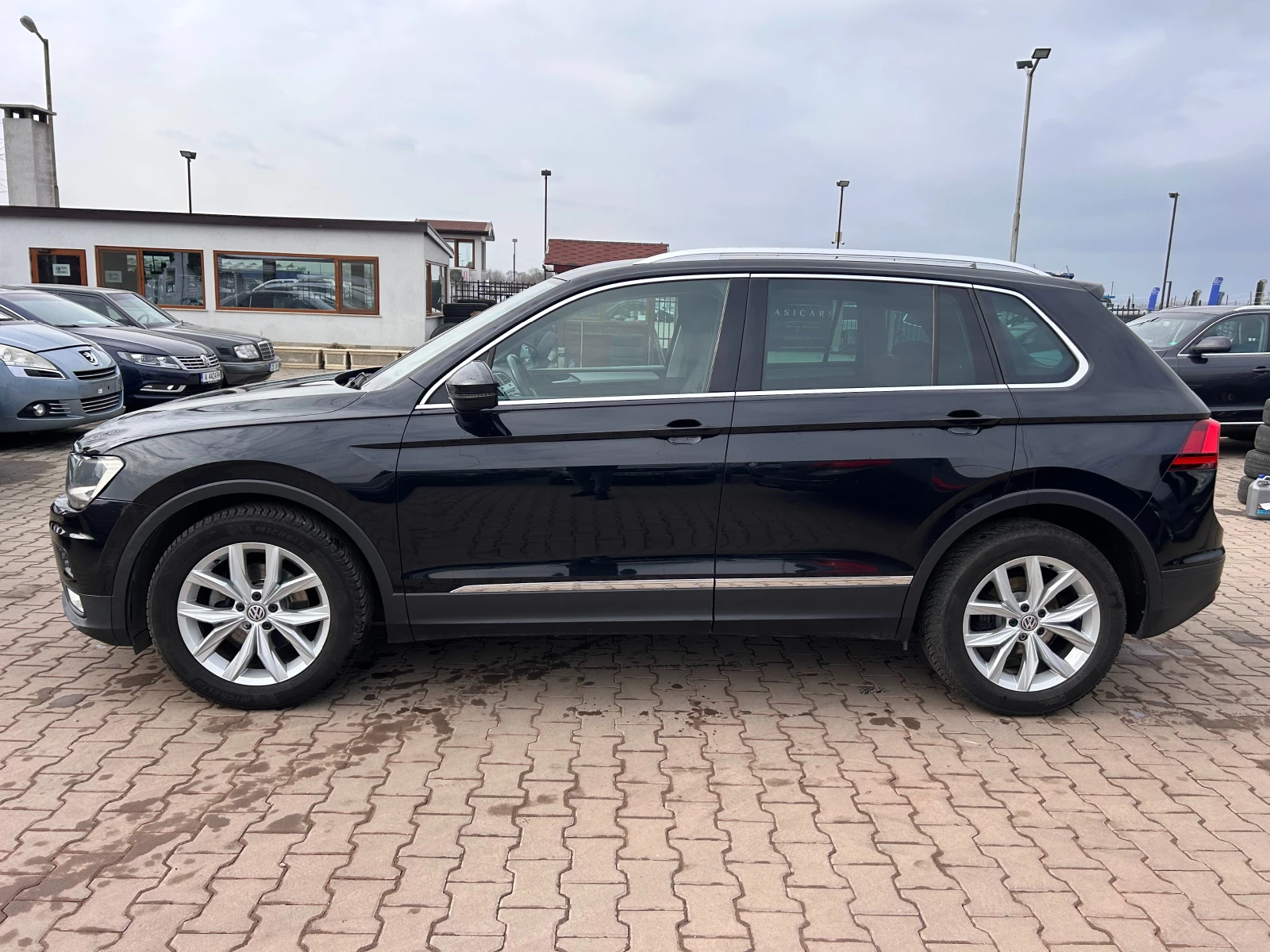 VW Tiguan 2.0TDI AVTOMAT/NAVI EURO 6 - изображение 9