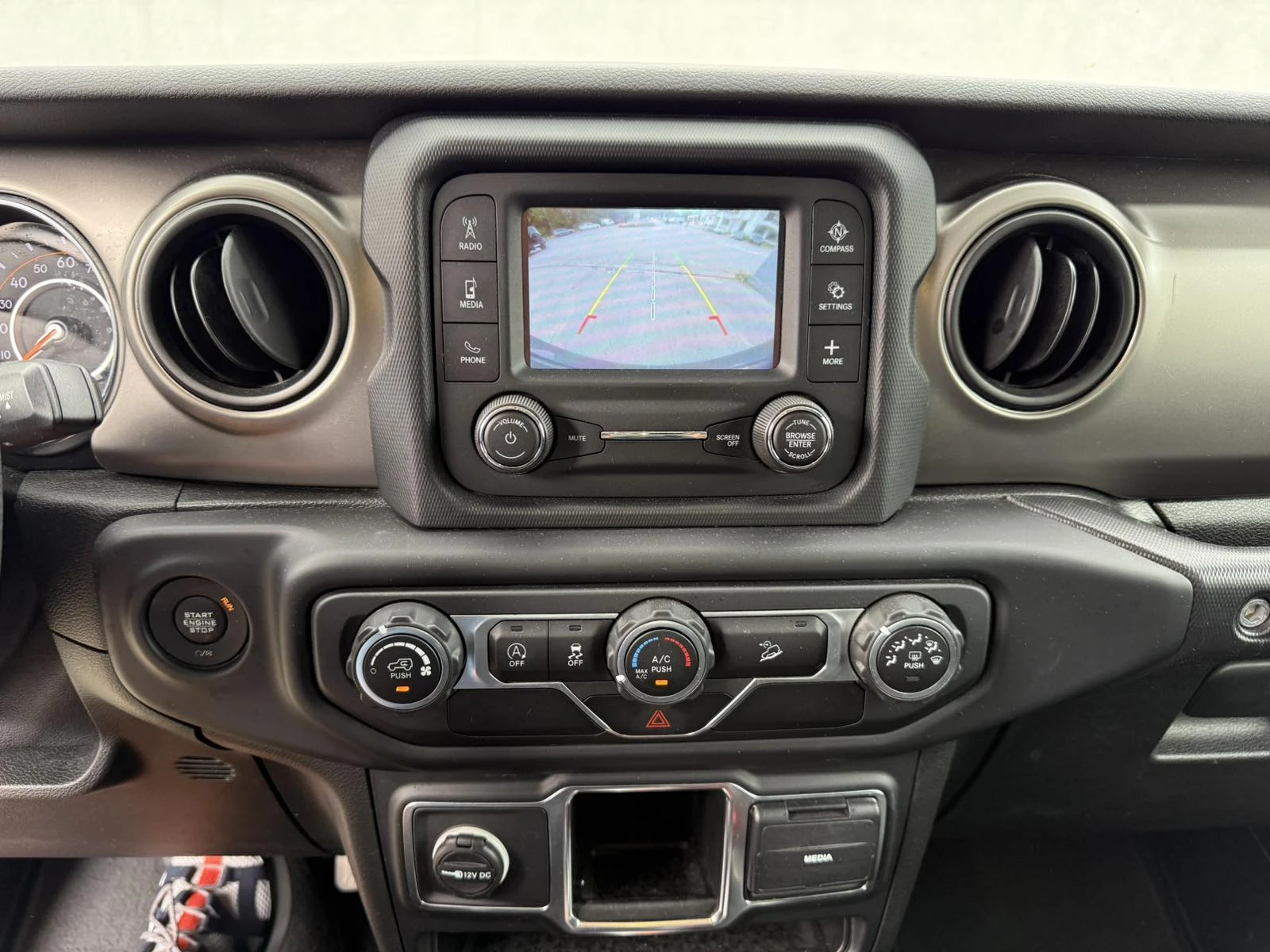 Jeep Wrangler SPORT 2.0l | Mobile.bg   14