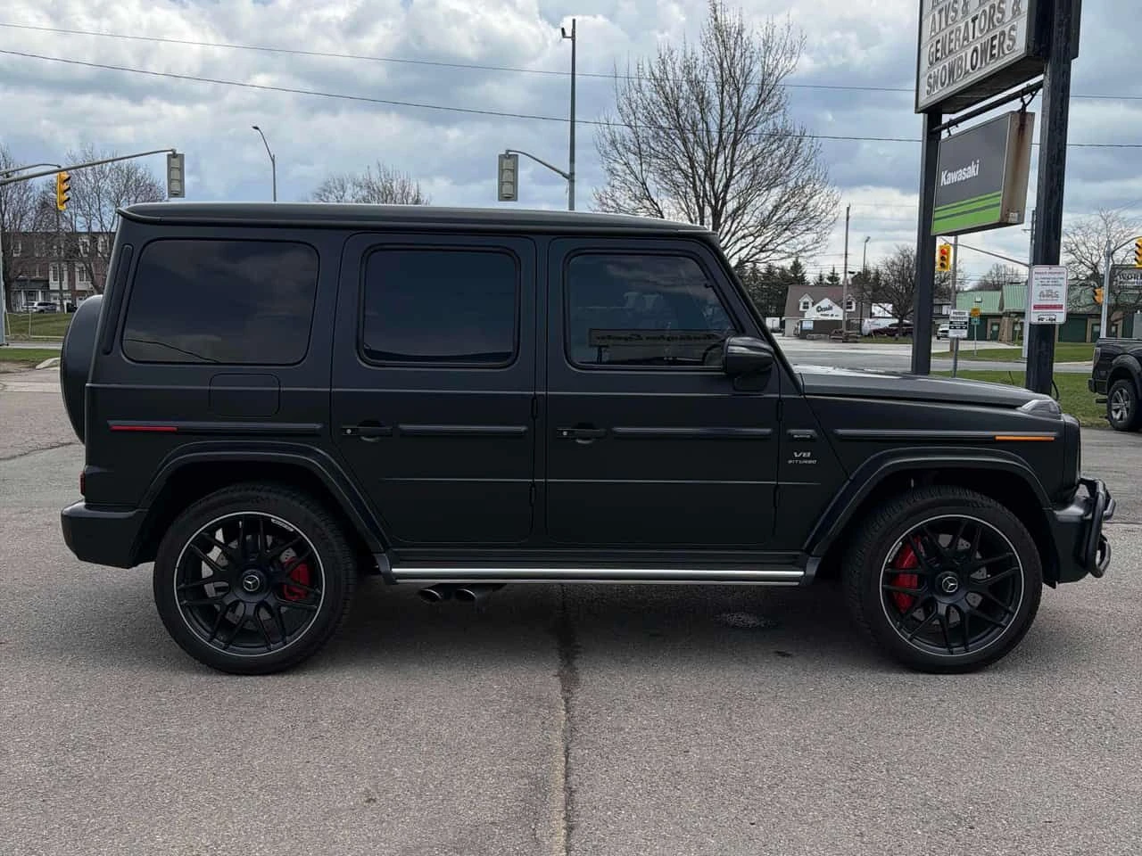 Mercedes-Benz G * AMG 63 * МАСАЖИ * ДИСТРОНИК * АВТОКРЕДИТ, снимка 4 - Автомобили и джипове - 54635580