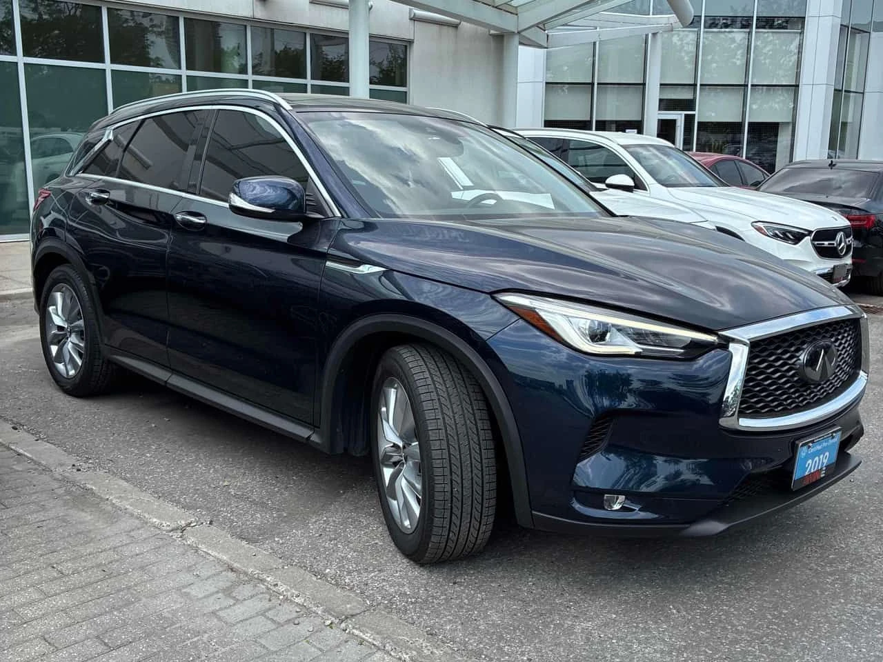 Infiniti QX50 * AWD * CARFAX * ПАНО * KEYLESS * КЛИП НА МОТОРА, снимка 3 - Автомобили и джипове - 54870491