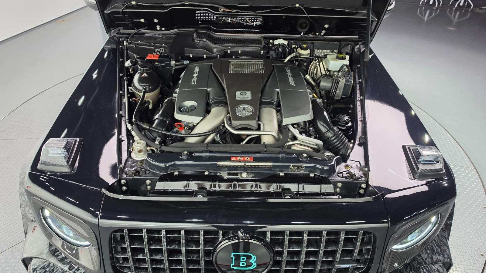 Mercedes-Benz G 63 AMG * БРАБУС ТИФАНИ ПАКЕТ * ТЕЛЕВИЗОРИ * ОБДУХВАНЕ, снимка 17 - Автомобили и джипове - 55261827
