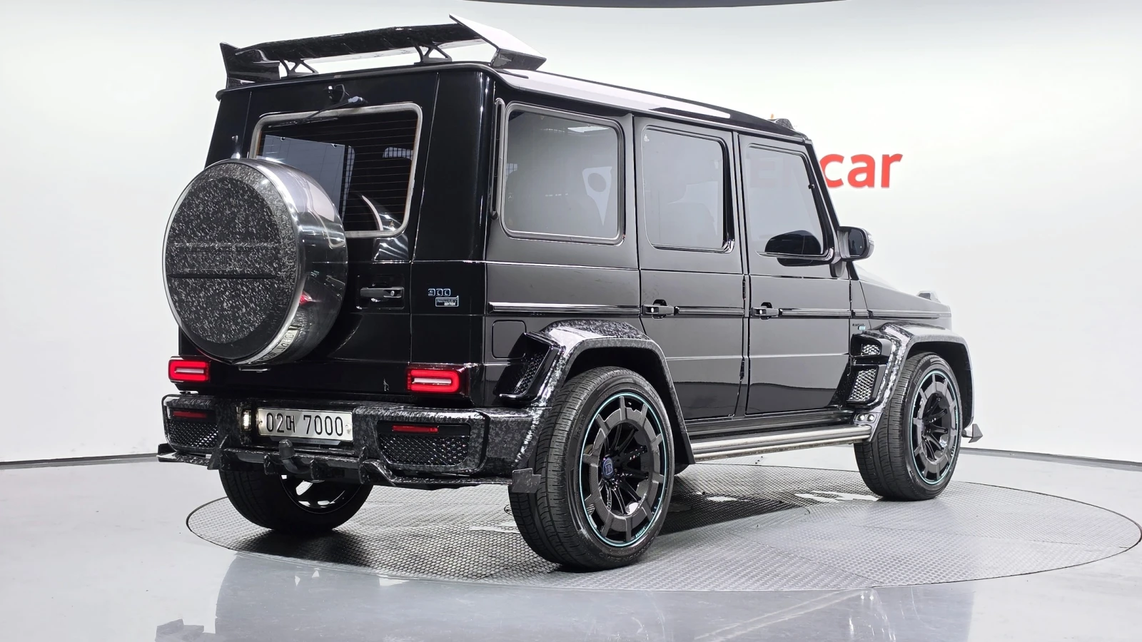 Mercedes-Benz G 63 AMG * БРАБУС ТИФАНИ ПАКЕТ * ТЕЛЕВИЗОРИ * ОБДУХВАНЕ, снимка 4 - Автомобили и джипове - 55261827
