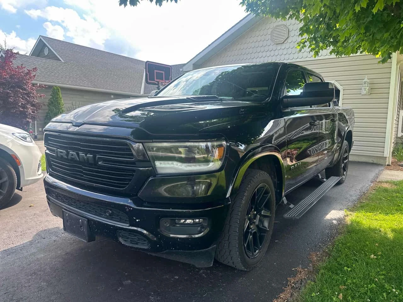 Dodge RAM 1500 * Laramie * CARFAX * ОПЦИЯ ЗА ФИНАНСИРАНЕ 