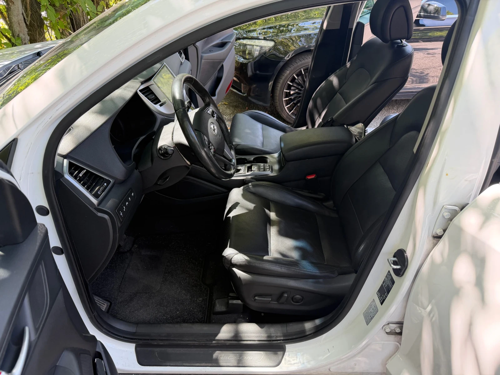 Hyundai Tucson 2.0 CRDI 4x4 185 к.с., снимка 14 - Автомобили и джипове - 55586660