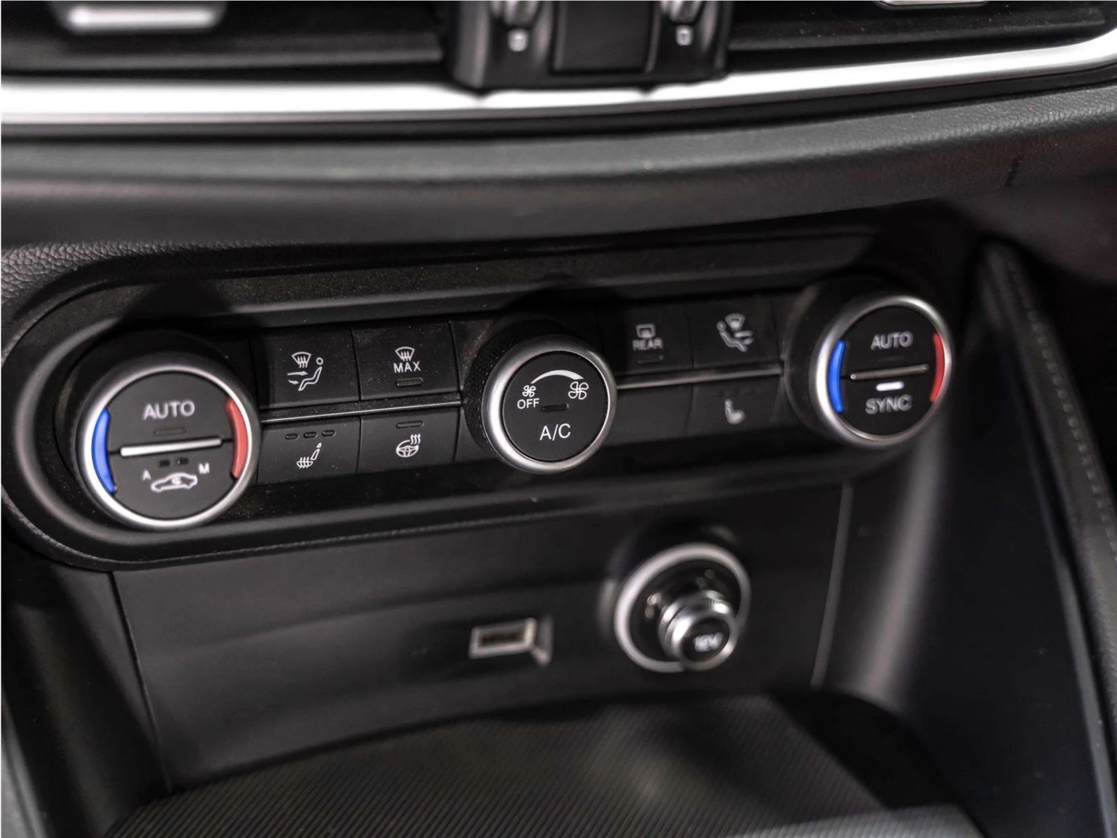 Alfa Romeo Stelvio VELOCE Q4* ACC* H&K* 21"* RED LEATHER | Mobile.bg � ����������� 16