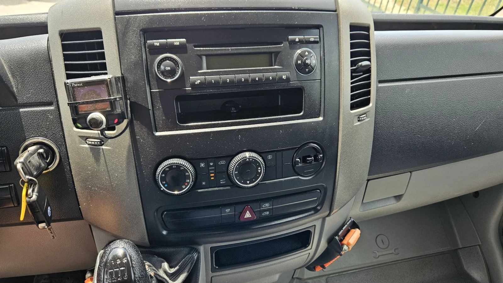 VW Crafter 7места/Климатик!!!, снимка 9 - Бусове и автобуси - 55069129