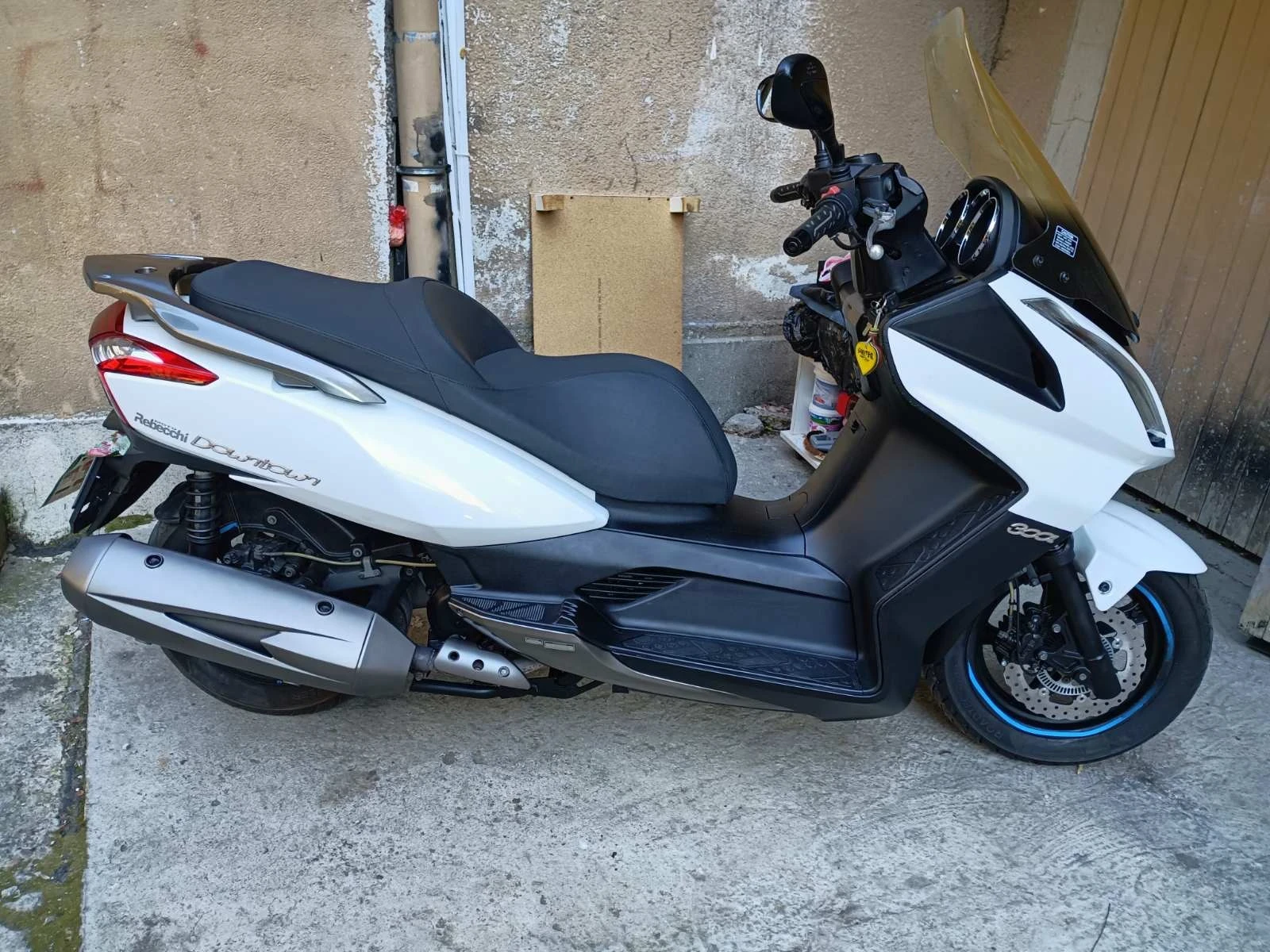 Kymco Downtown 300, снимка 4 - Мотоциклети и мототехника - 56193413