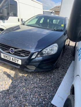 Volvo V60 2.4 R-Design D5, снимка 3