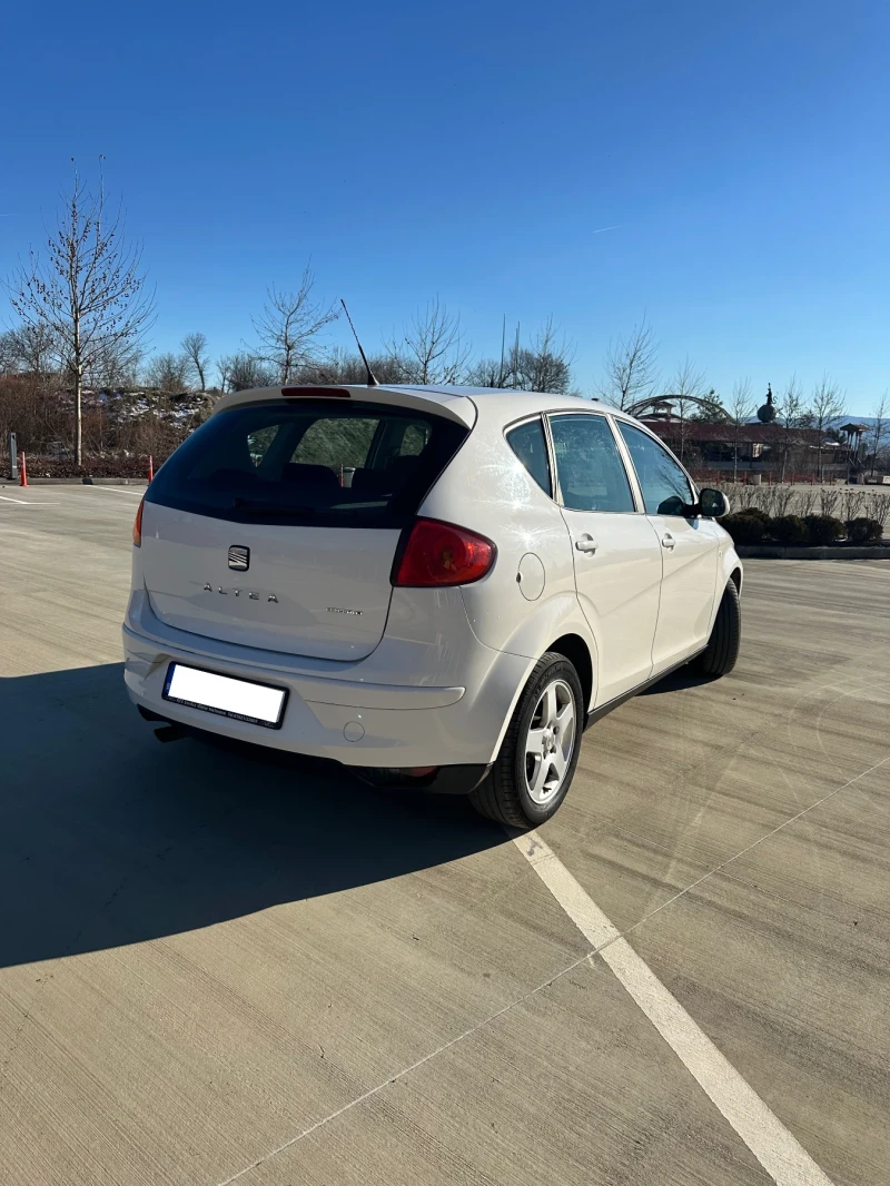 Seat Altea 1.6 TDI, снимка 5 - Автомобили и джипове - 49207090