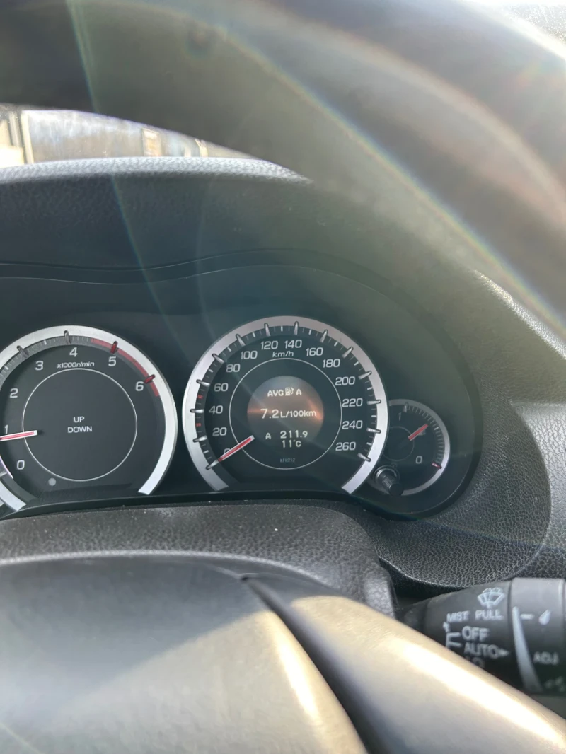 Honda Accord 8 2.2 i-CTDi, снимка 11 - Автомобили и джипове - 52250061