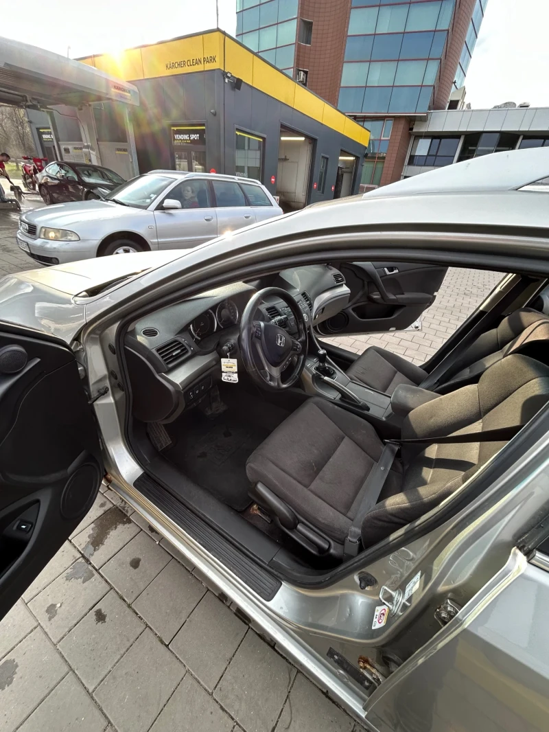 Honda Accord 8 2.2 i-CTDi, снимка 6 - Автомобили и джипове - 52250061