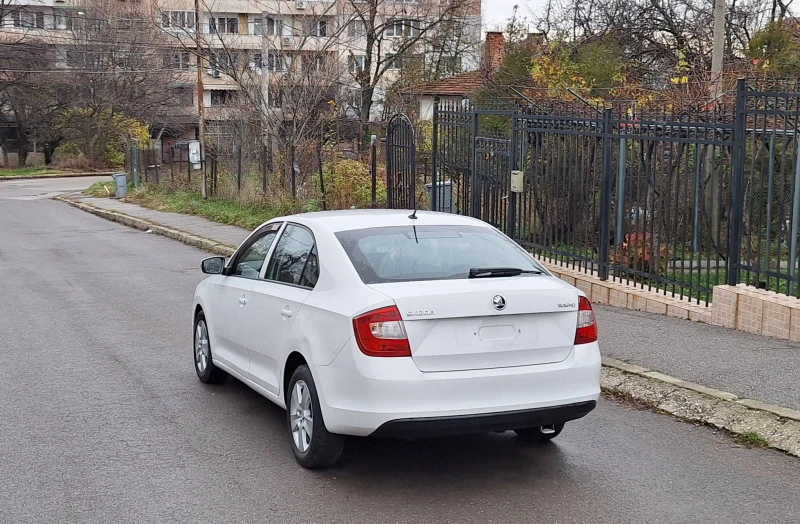 Skoda Rapid Седан 2016г. EURO6 1.6tdi 115кс , снимка 4 - Автомобили и джипове - 53037896
