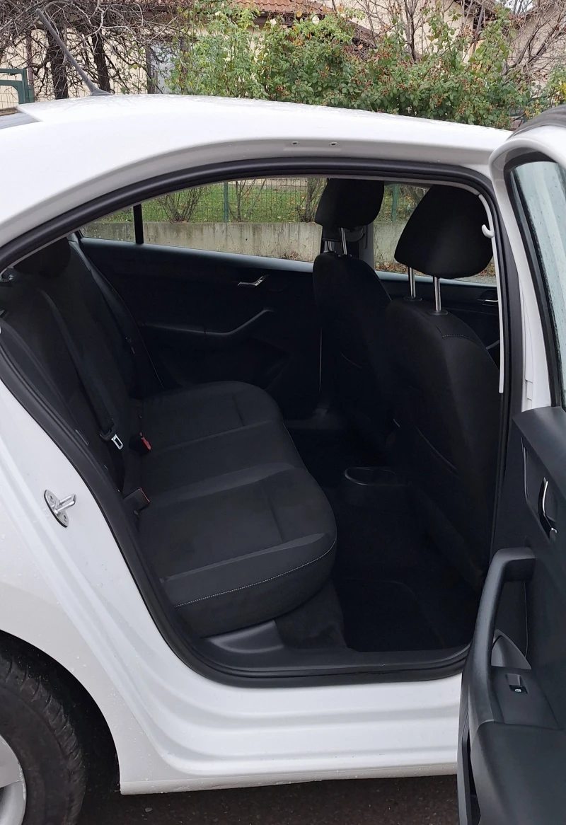Skoda Rapid Седан 2016г. EURO6 1.6tdi 115кс , снимка 11 - Автомобили и джипове - 53037896
