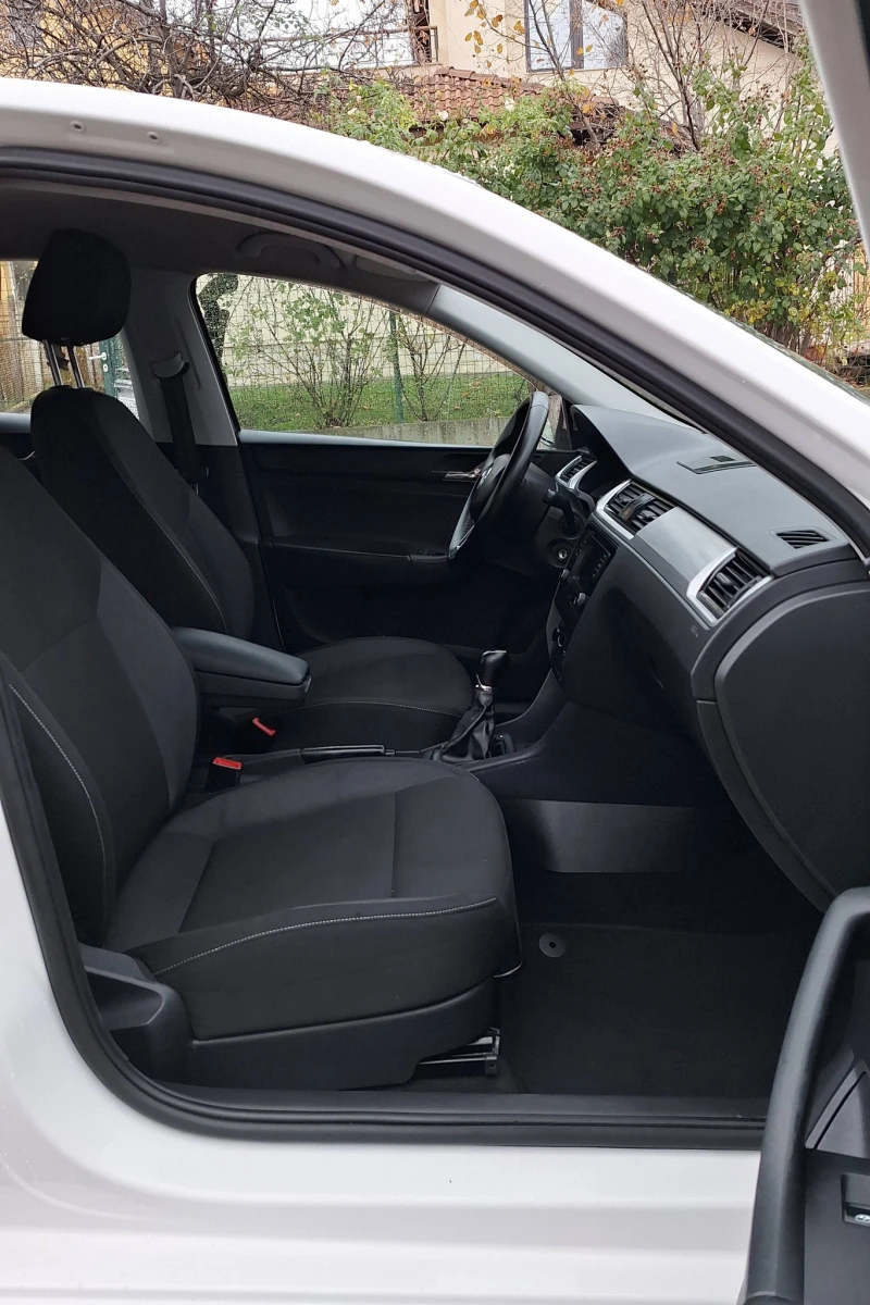 Skoda Rapid Седан 2016г. EURO6 1.6tdi 115кс , снимка 16 - Автомобили и джипове - 53037896