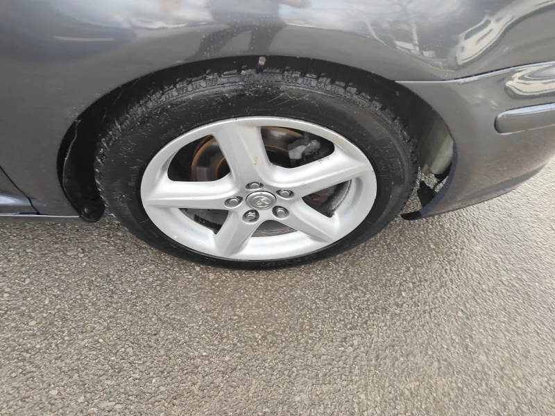 Toyota Avensis 2.2D-4D* Klimatronik* , снимка 14 - Автомобили и джипове - 53232235