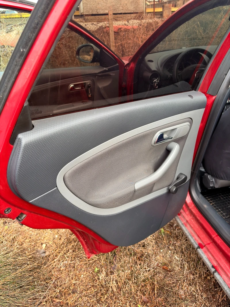 Seat Ibiza 6L, снимка 9 - Автомобили и джипове - 53439664