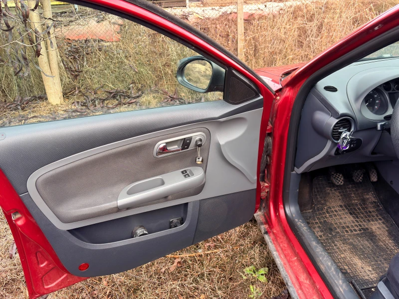 Seat Ibiza 6L, снимка 6 - Автомобили и джипове - 53439664