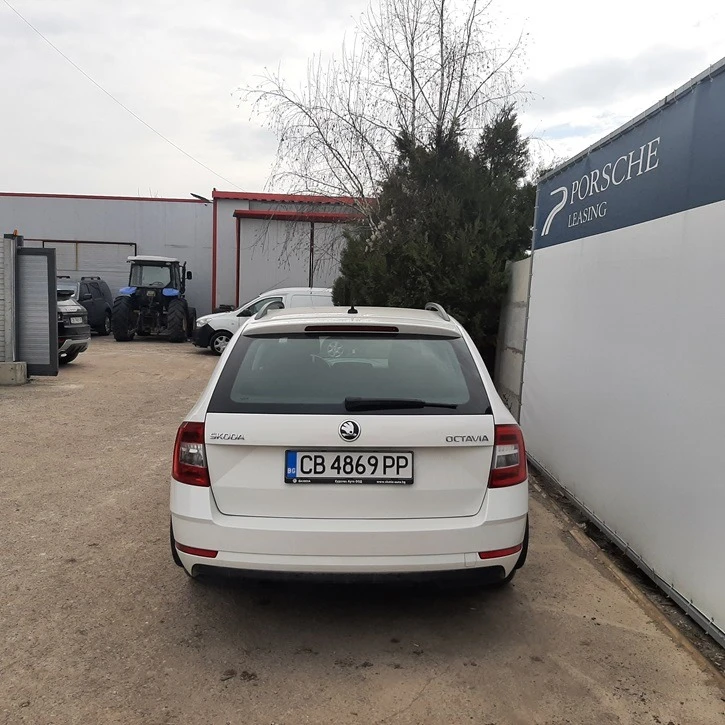 Skoda Octavia 1.6TDI, снимка 3 - Автомобили и джипове - 46736711