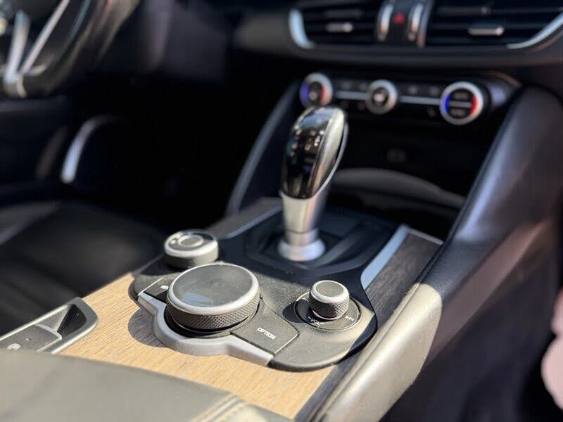 Alfa Romeo Giulia TI SPORT 4X4 * КРАЙНА ЦЕНА* FULL MAX, снимка 12 - Автомобили и джипове - 56129420