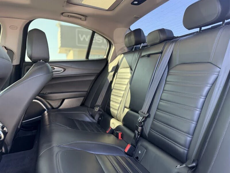 Alfa Romeo Giulia TI SPORT 4X4 * КРАЙНА ЦЕНА* FULL MAX, снимка 8 - Автомобили и джипове - 56129420