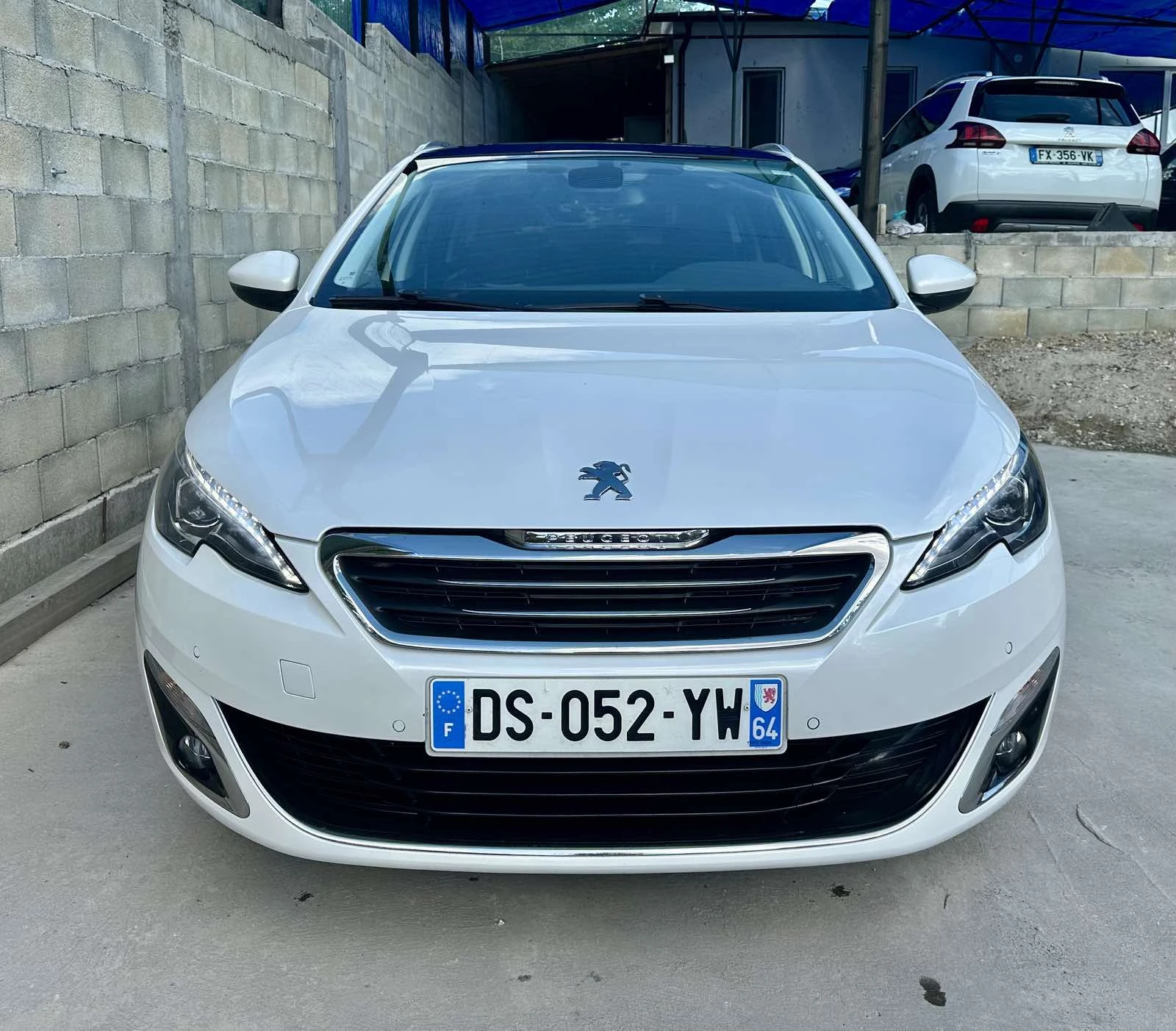 Peugeot 308 Автоматик, Панорама, Feline, Key-less, Full Лизинг - изображение 8