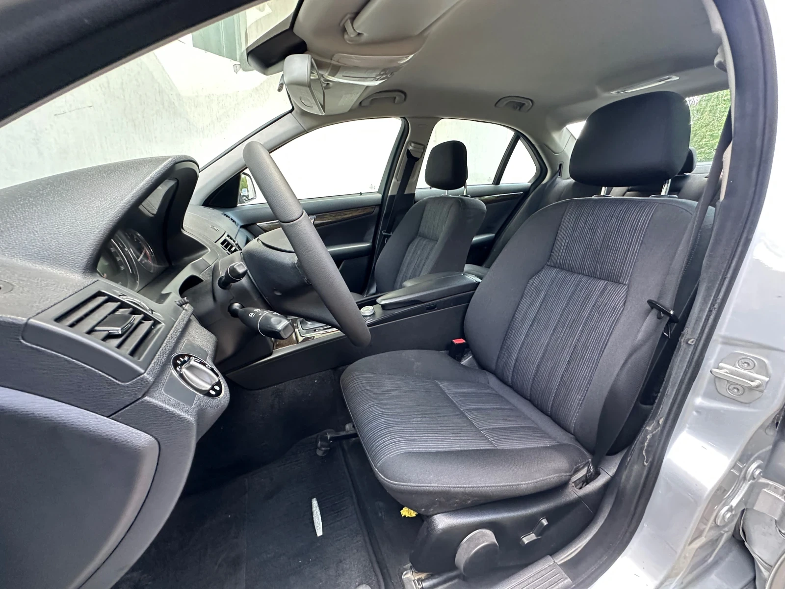Mercedes-Benz C 320 АВТОМАТИК / РЕГИСТРИРАН - изображение 10