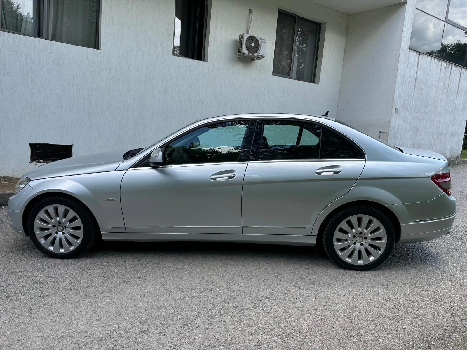 Mercedes-Benz C 320 АВТОМАТИК / РЕГИСТРИРАН - изображение 4