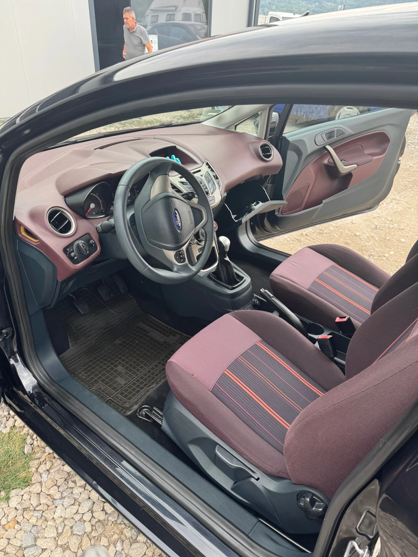 Ford Fiesta  - изображение 6