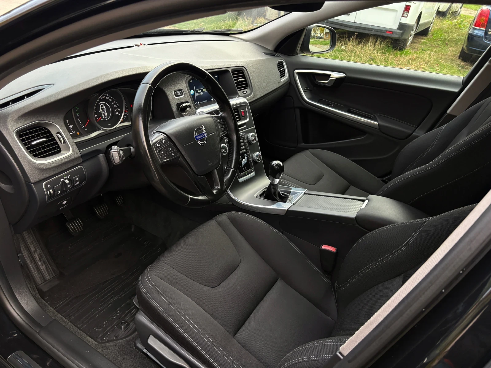 Volvo V60 2.0D3 ФЕЙСЛИФТ* КСЕНОН* 223 000км*  - изображение 7