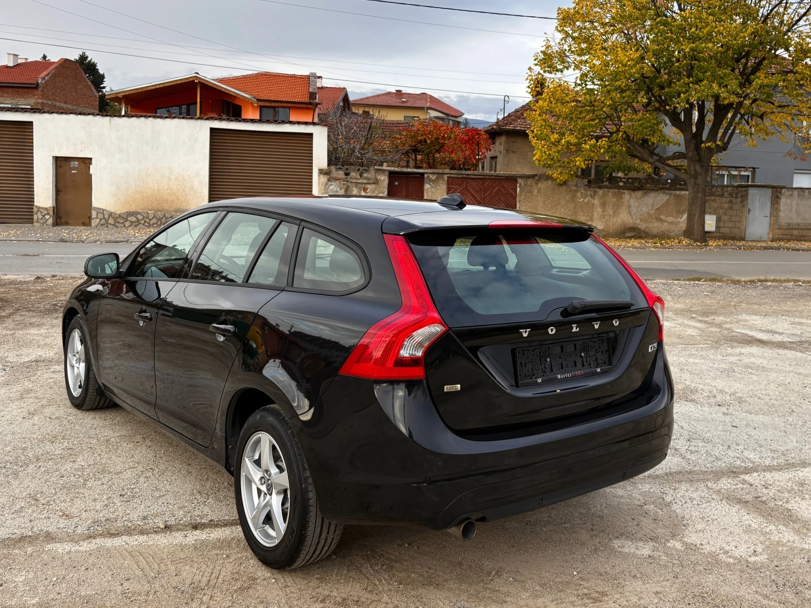 Volvo V60 2.0D3 ФЕЙСЛИФТ* КСЕНОН* 223 000км*  - изображение 3