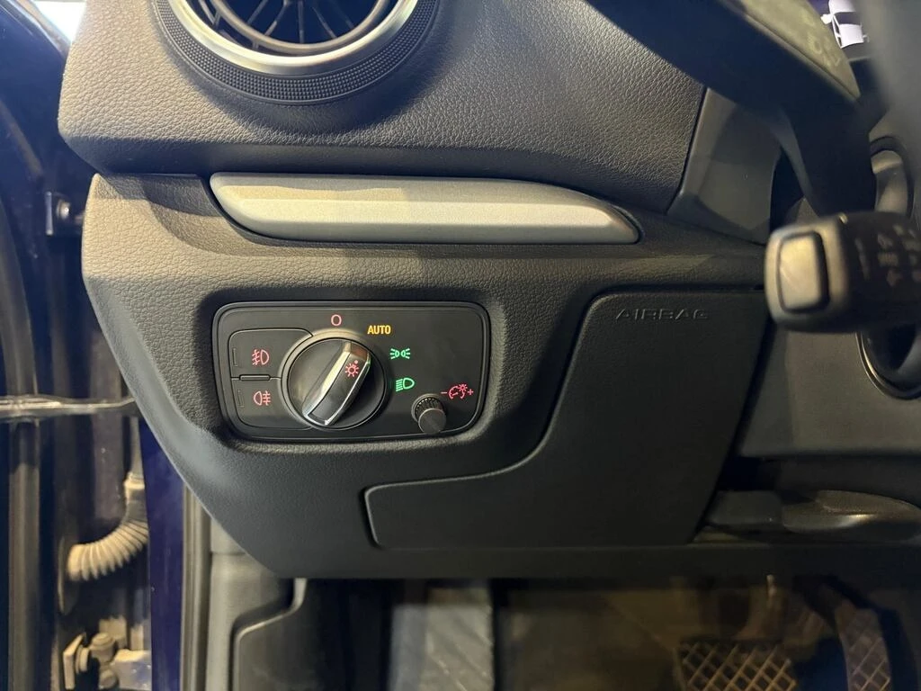 Audi A3 * 4dr Sdn quattro 2.0T Komfort* No Accident* Mint  | Mobile.bg � ����������� 16