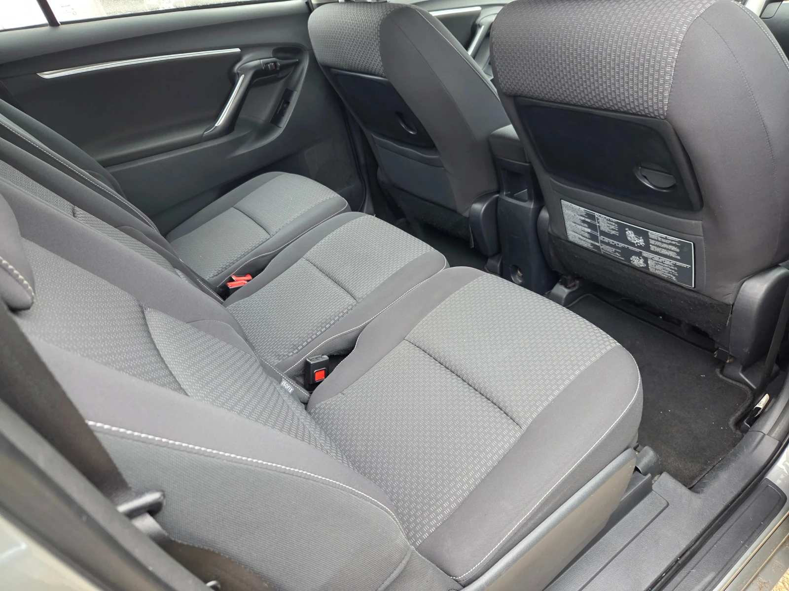 Toyota Verso 1.8 147k.c Sol Facelift Швейцария - изображение 8