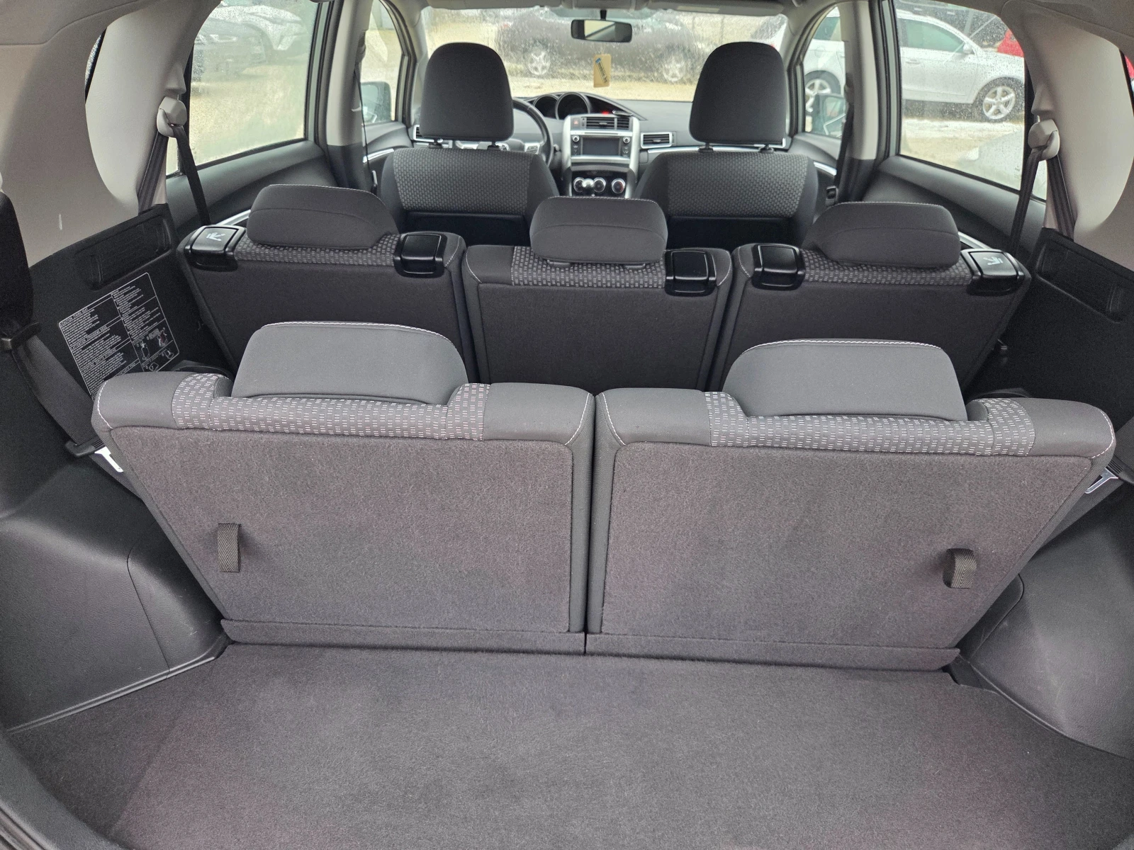 Toyota Verso 1.8 147k.c Sol Facelift Швейцария - изображение 9