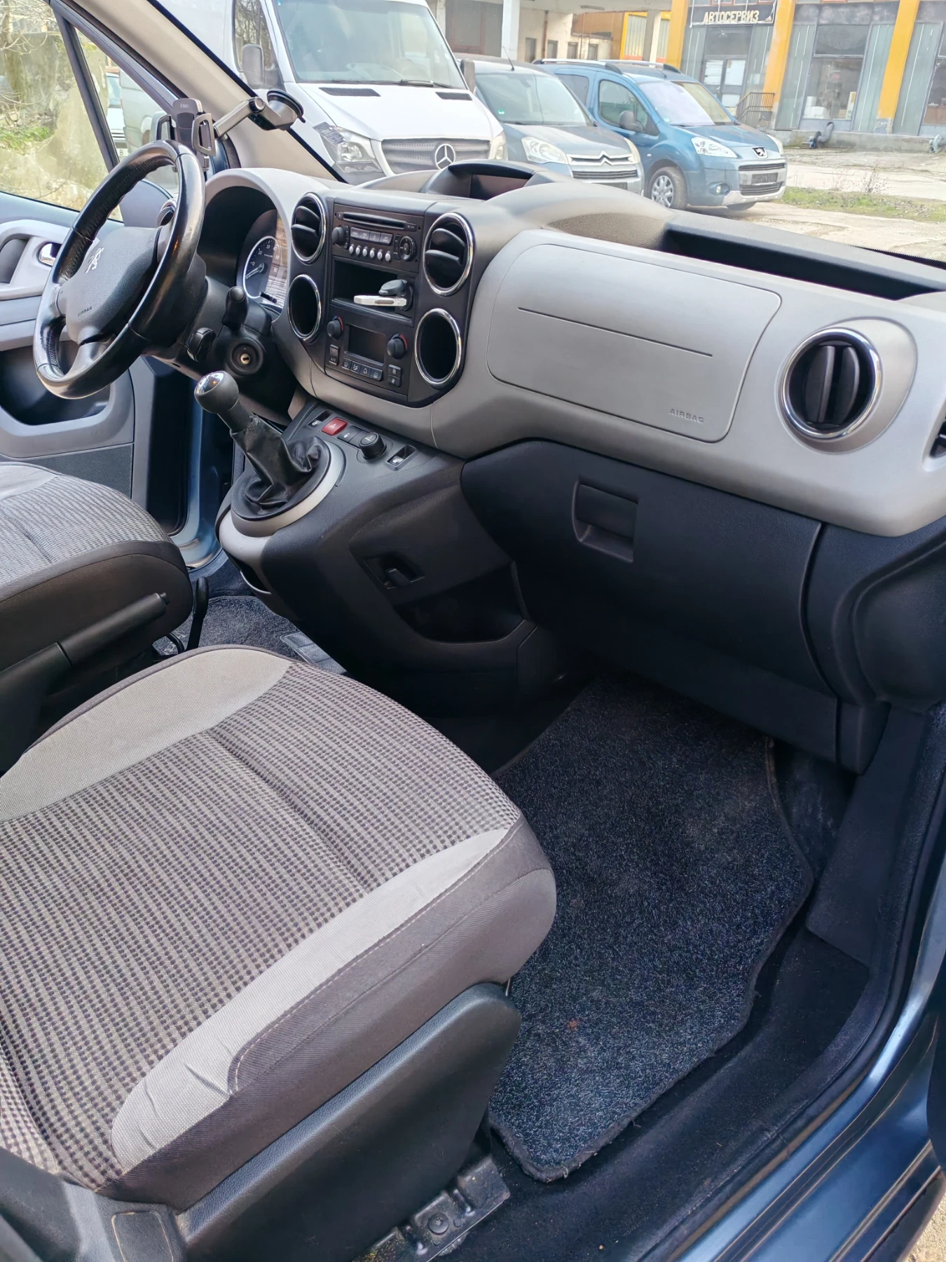 Peugeot Partner 1.6 HDI 109к.с. - изображение 7