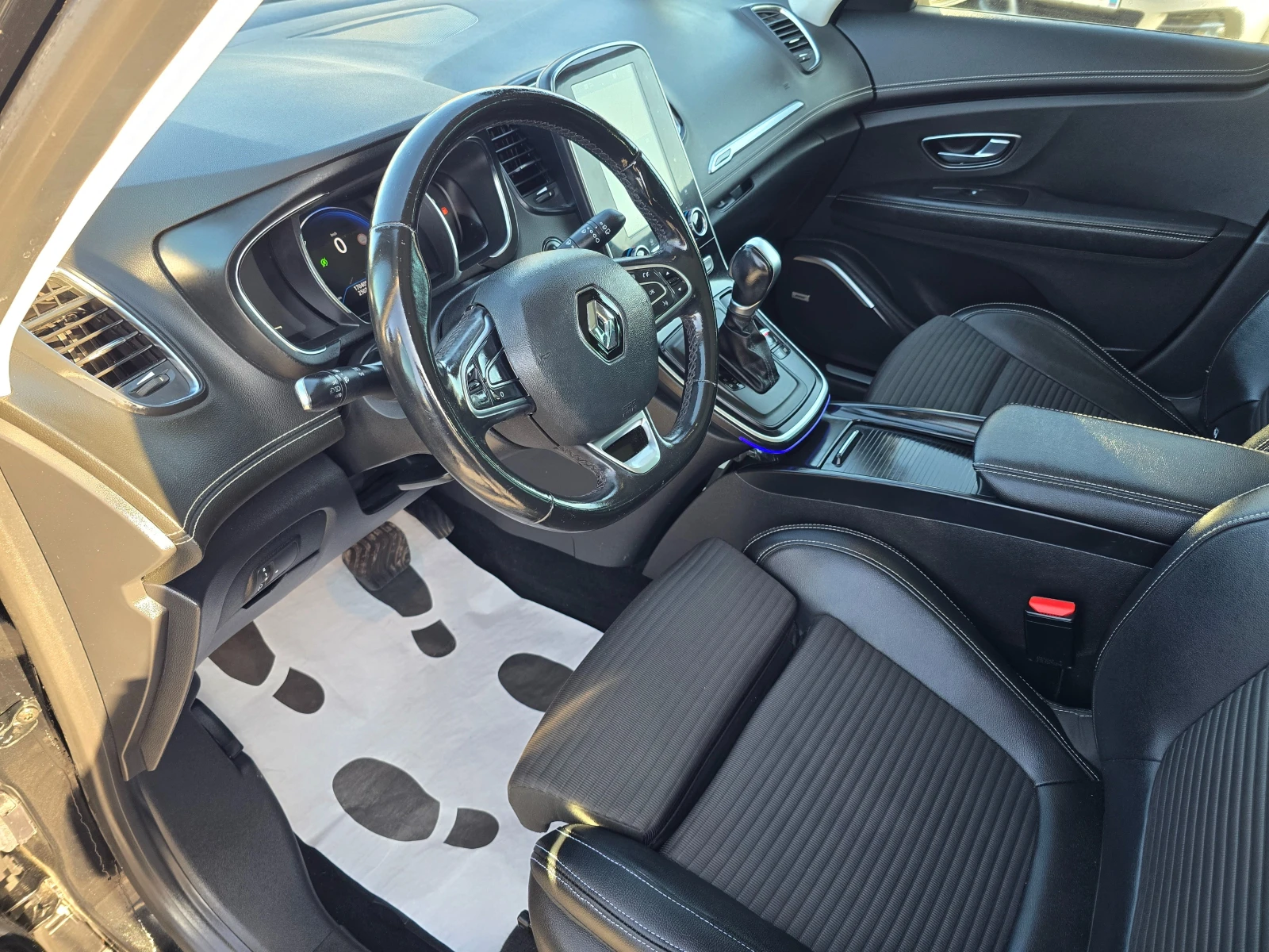 Renault Grand scenic 1.7DCI-1.20K.C-BOSE-7 MESTA-NAVI-, снимка 9 - Автомобили и джипове - 53828223