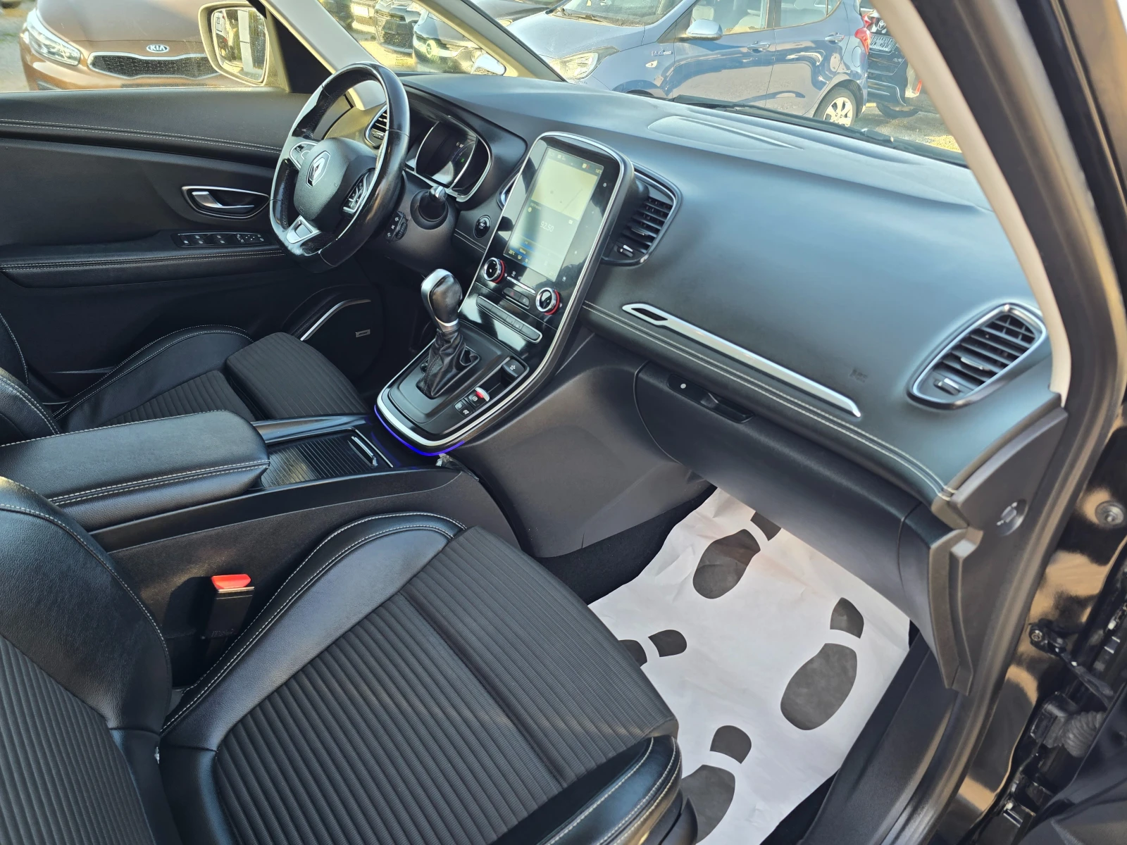 Renault Grand scenic 1.7DCI-1.20K.C-BOSE-7 MESTA-NAVI-, снимка 11 - Автомобили и джипове - 53828223