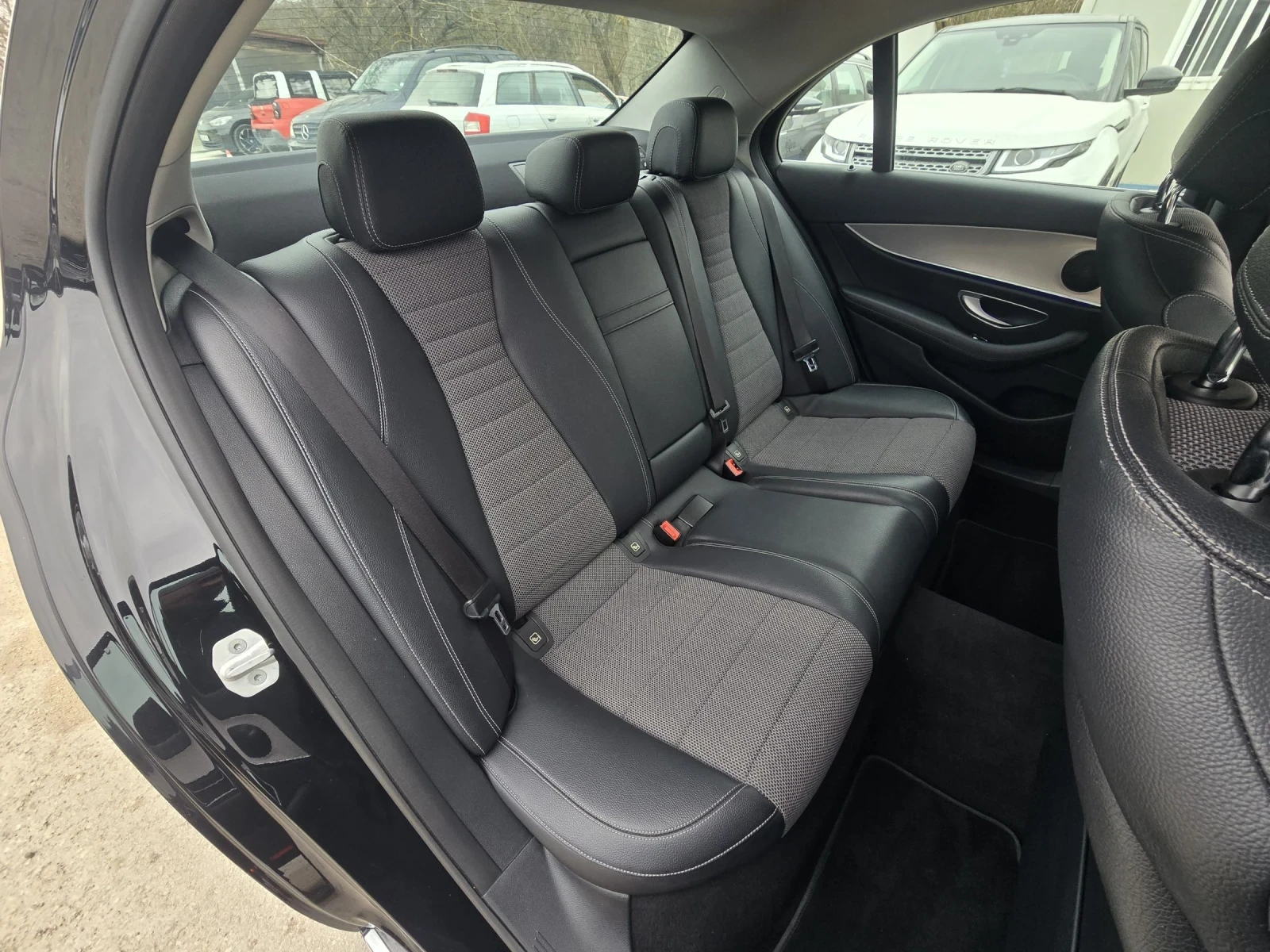 Mercedes-Benz E 220 D 194к.с Business Sport, снимка 14 - Автомобили и джипове - 53912471