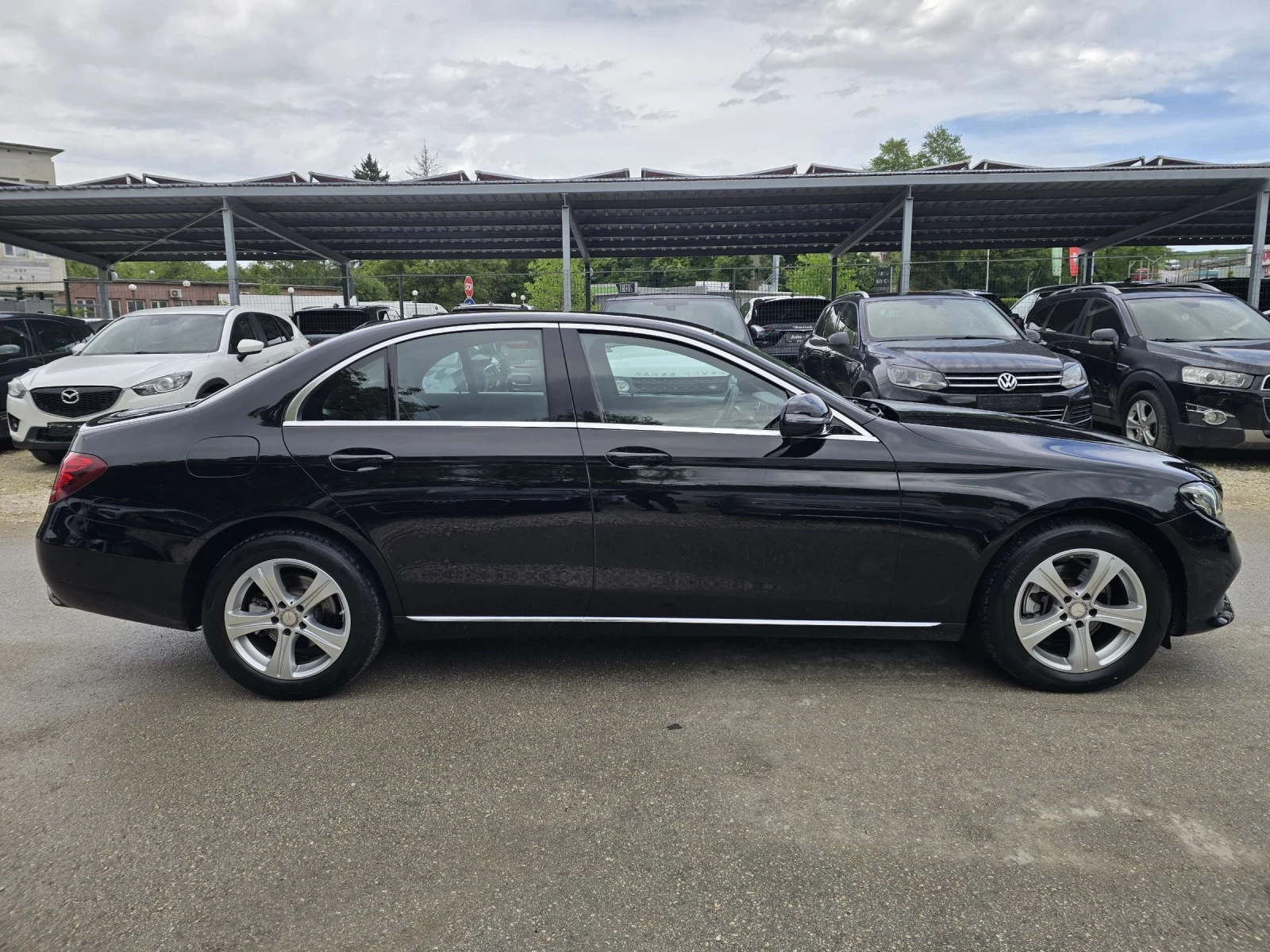 Mercedes-Benz E 220 D 194к.с Business Sport, снимка 8 - Автомобили и джипове - 53912471