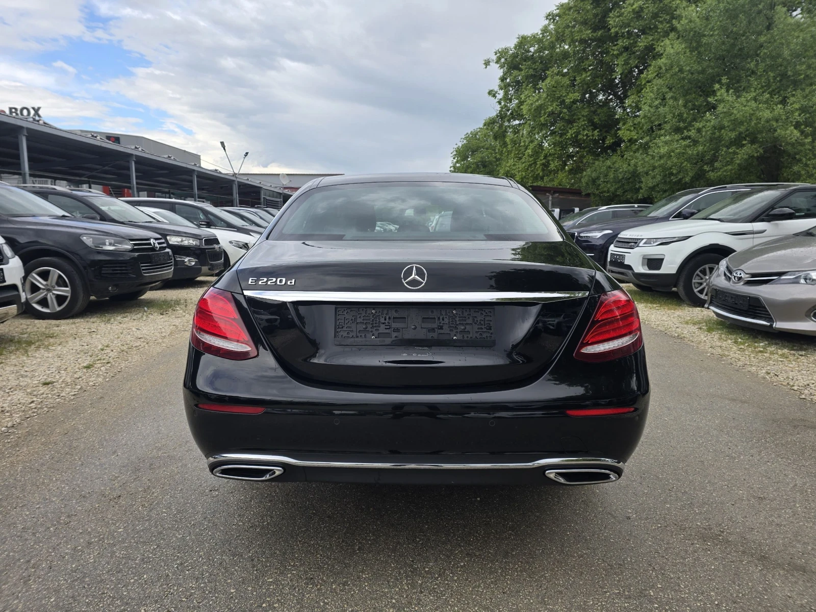 Mercedes-Benz E 220 D 194к.с Business Sport, снимка 6 - Автомобили и джипове - 53912471