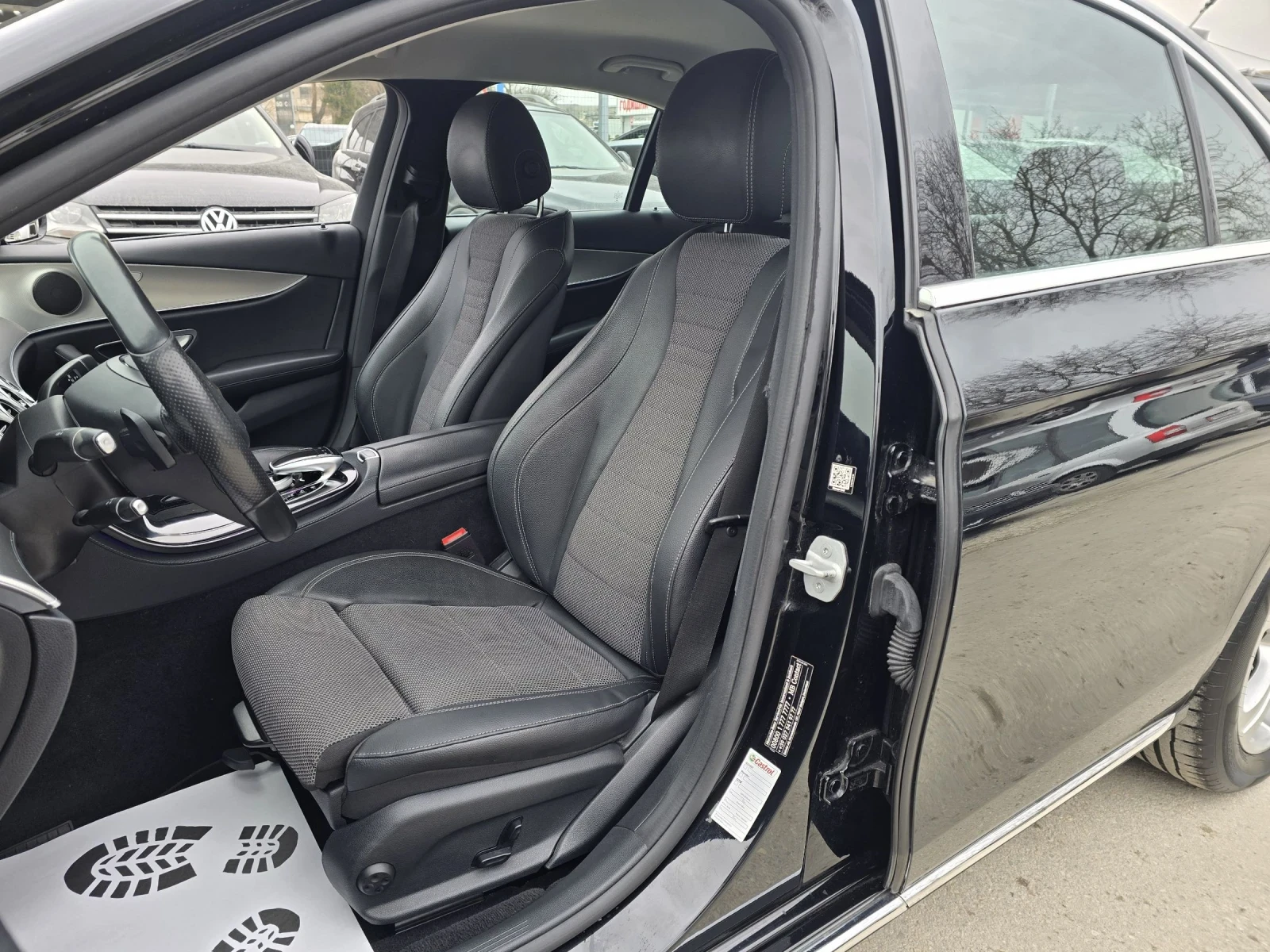 Mercedes-Benz E 220 D 194к.с Business Sport, снимка 9 - Автомобили и джипове - 53912471