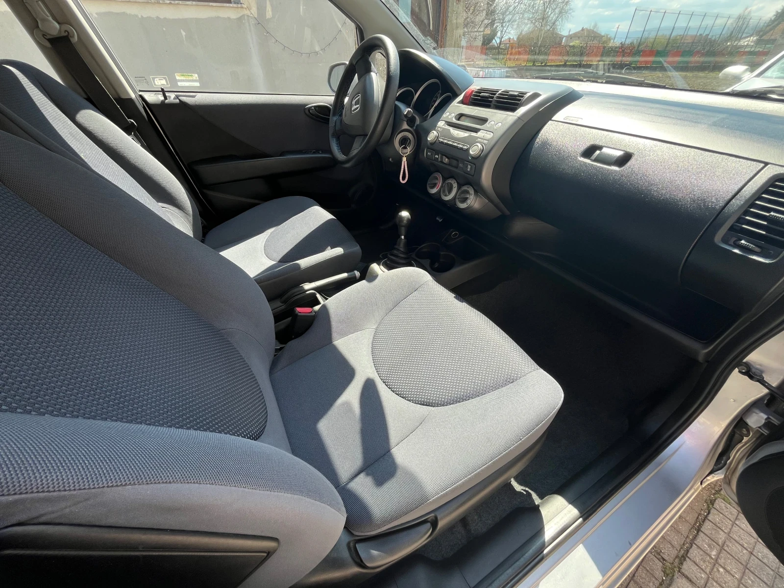 Honda Jazz, снимка 5 - Автомобили и джипове - 54100091