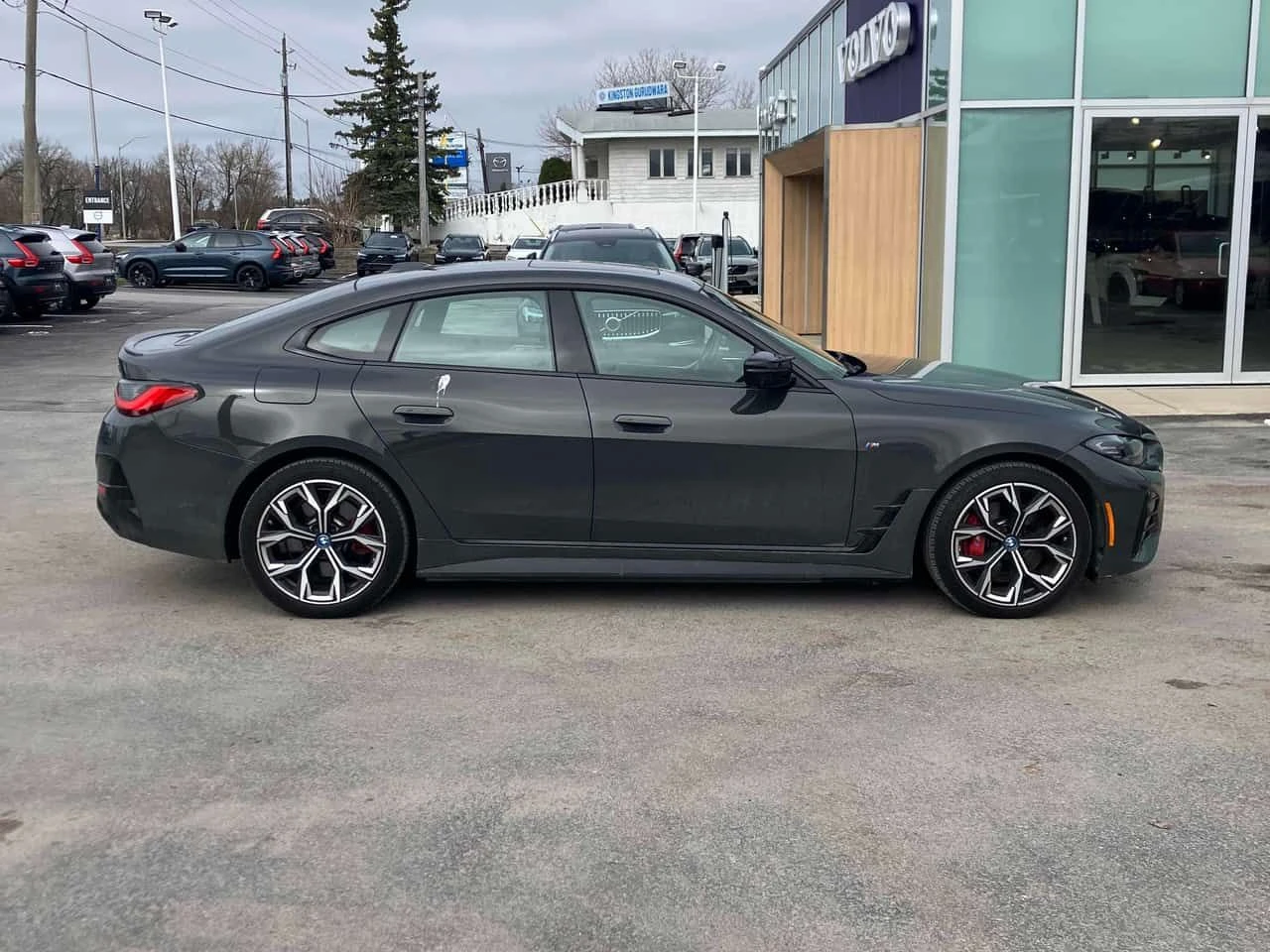 BMW i4 M50 xDrive/ШИБИДАХ/ДИСТРОНИК/360 КАМЕРИ, снимка 4 - Автомобили и джипове - 54230233